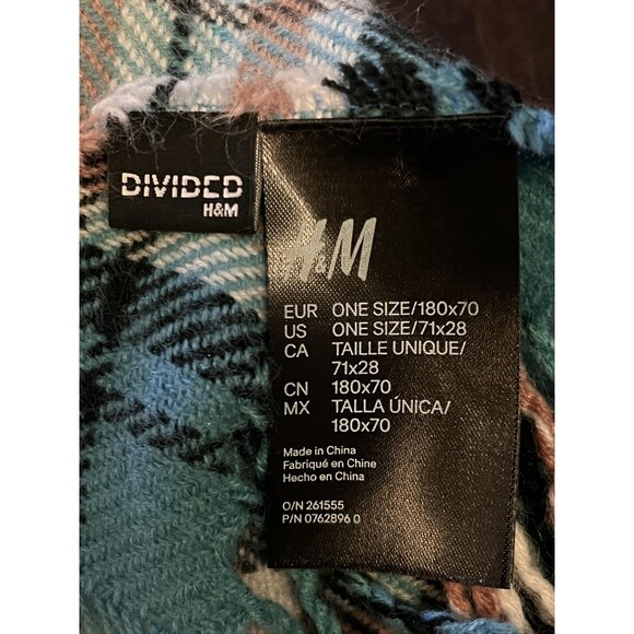 H&M Divided Scarf Womens One Size Blue Plaid Oversized Fringe 71x28 Acrylic - Picture 3 of 5